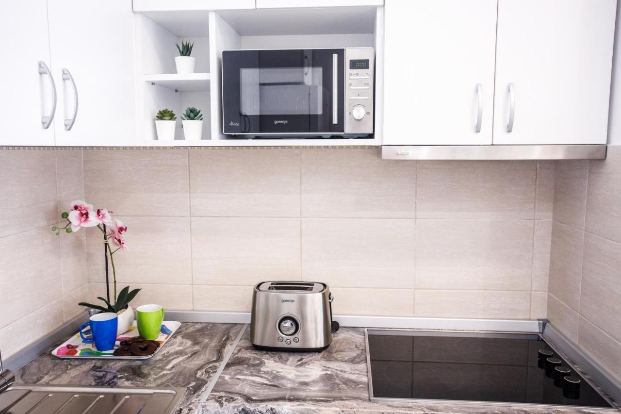 Niki Apartment